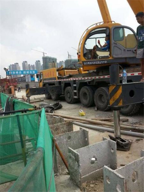 瑞丽市随车吊与随车起重运输车有什么区别?